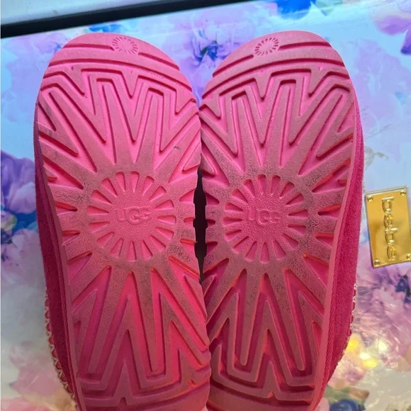 Pink Ugg Tasman - Picture 8 of 8
